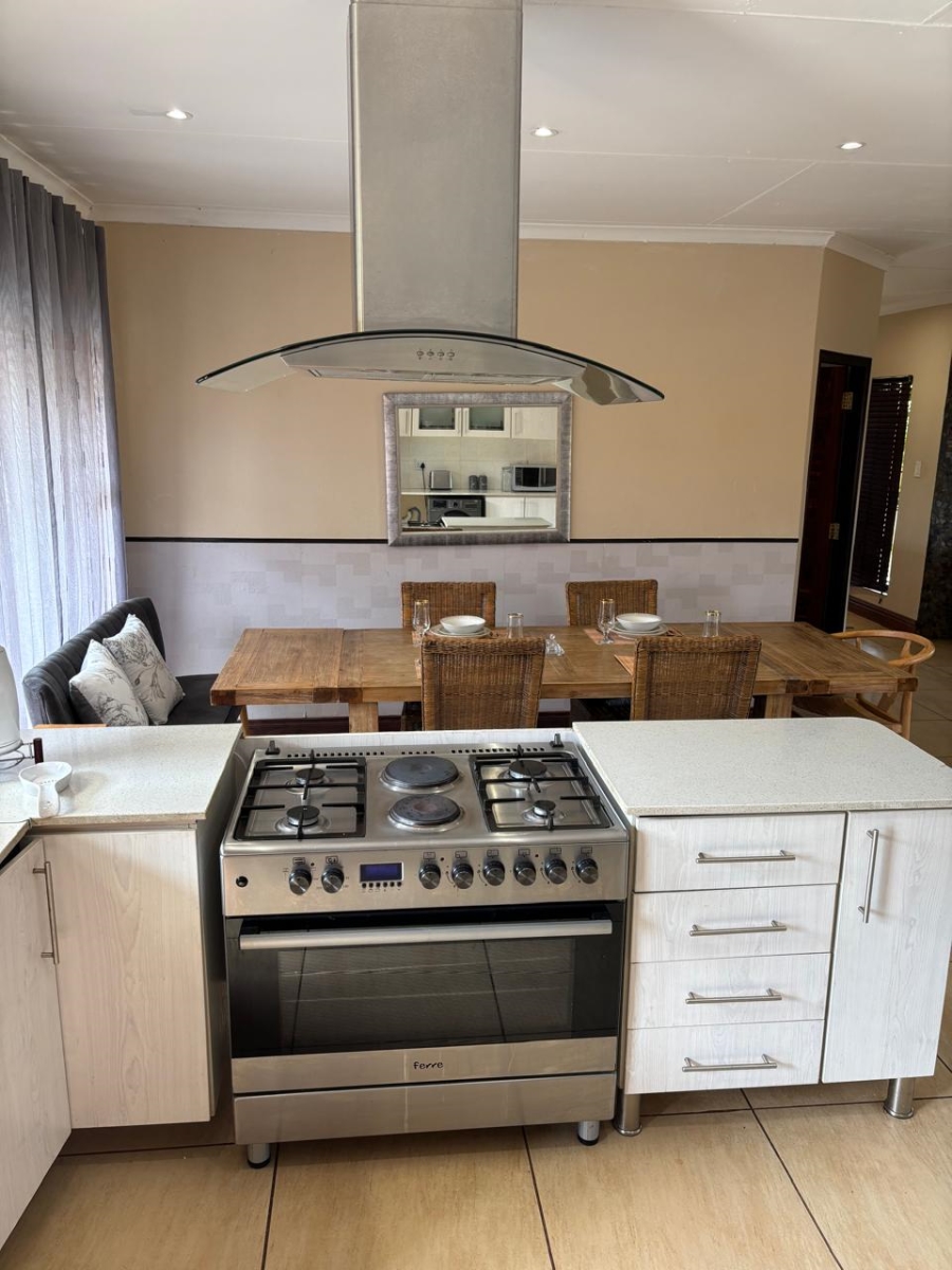 8 Bedroom Property for Sale in Rustenburg Rural North West